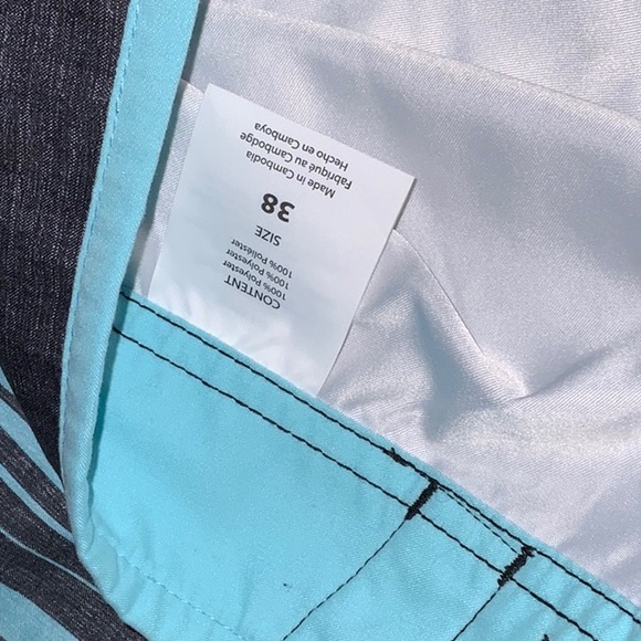 O’Neill men’s board shorts. Size 38. - Picture 3 of 6